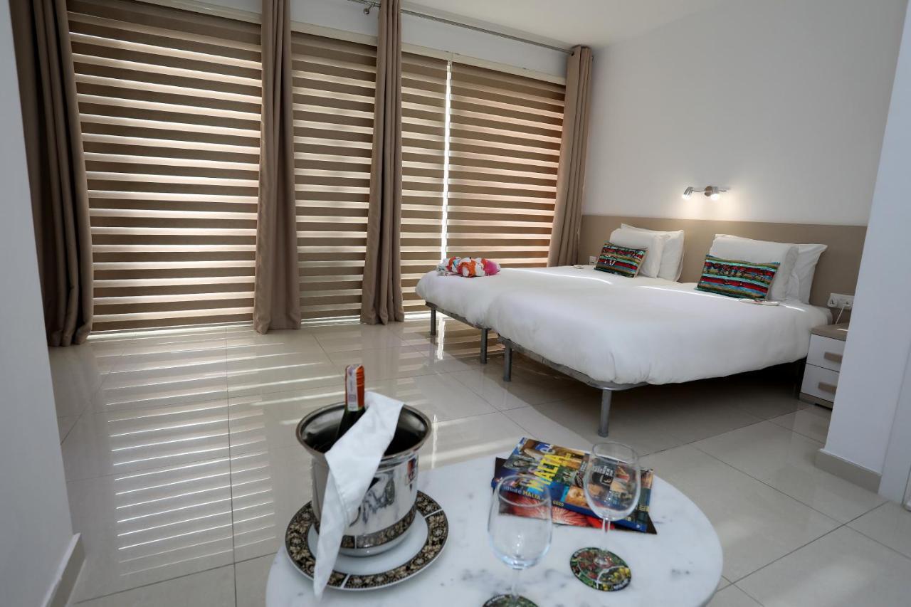 Bed & Breakfast Escape To St Julians *