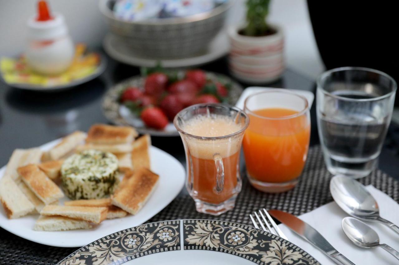 Bed & Breakfast Escape To St Julians *
